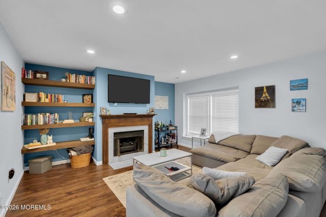 6 Independence Court, Jackson, NJ 08527