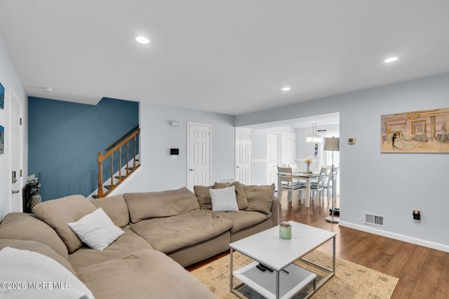 6 Independence Court, Jackson, NJ 08527