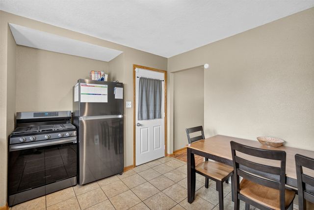 8026 Crestview Drive, Des Moines, IA 50320
