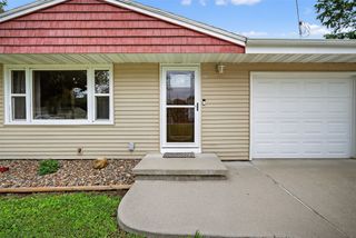 8026 Crestview Drive, Des Moines, IA 50320