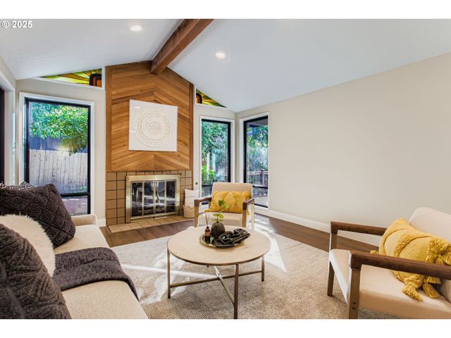 8409 Sw JAMIESON Rd, Portland, OR 97225