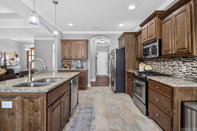 3113 DAPPLE GRAY, Benton, AR 72015