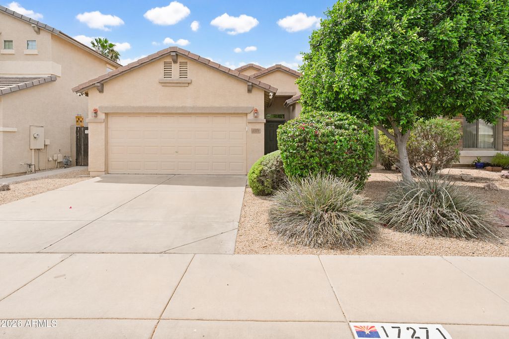 17271 W SMOKEY Drive, Surprise, AZ 85388 — exterior