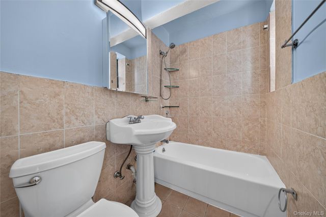 150-25 72nd Road 5K, Kew Garden Hills, NY 11367