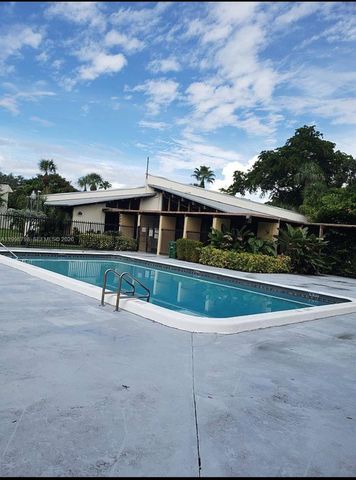 3301 Raleigh Street 4A, Hollywood, FL 33021