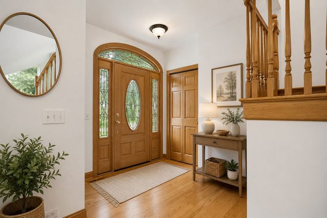 1236 S Brophy Avenue, Park Ridge, IL 60068
