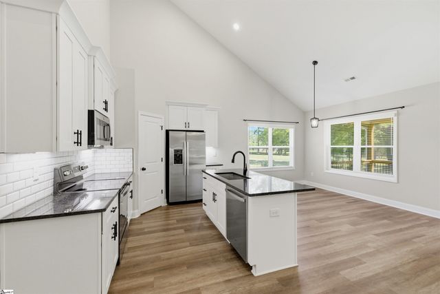 401 Grand Harbor Boulevard, Ninety Six, SC 29666
