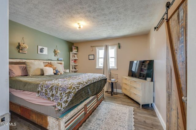 1309 Powell Mountain Road, Duffield, VA 24244