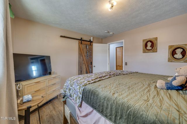 1309 Powell Mountain Road, Duffield, VA 24244