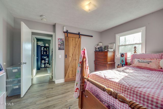 1309 Powell Mountain Road, Duffield, VA 24244