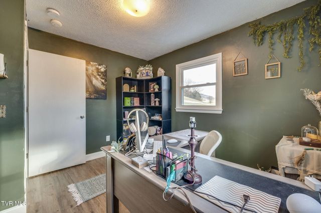 1309 Powell Mountain Road, Duffield, VA 24244