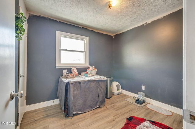 1309 Powell Mountain Road, Duffield, VA 24244