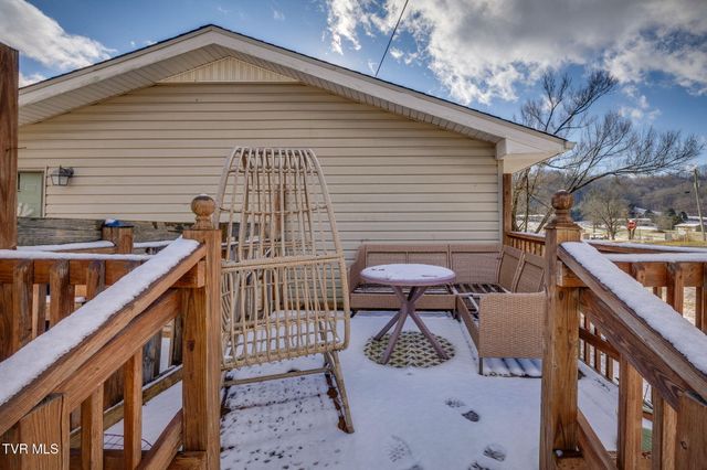 1309 Powell Mountain Road, Duffield, VA 24244