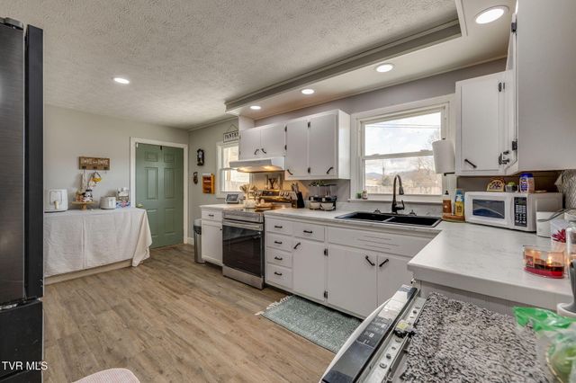 1309 Powell Mountain Road, Duffield, VA 24244