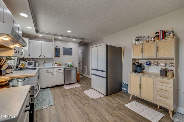 1309 Powell Mountain Road, Duffield, VA 24244