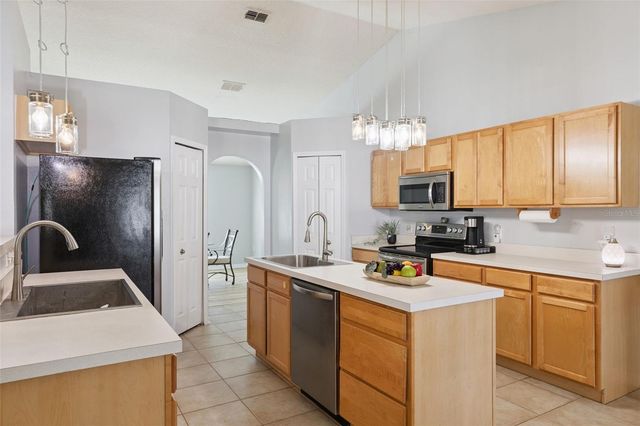 1819 SUNSET RIDGE DRIVE, Mascotte, FL 34753