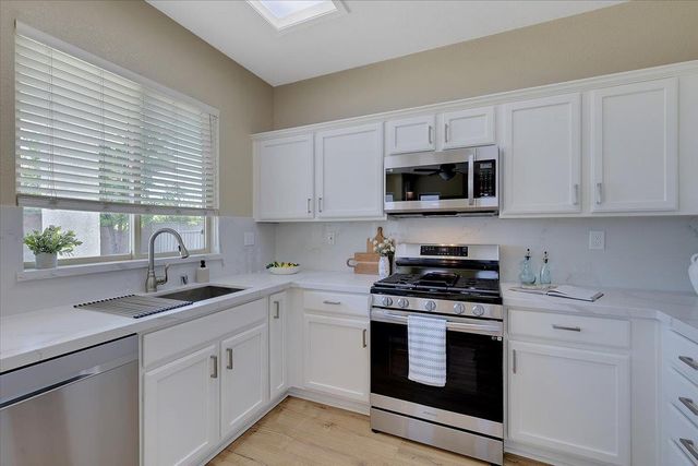 1321 Secret Lake Loop, Lincoln, CA 95648