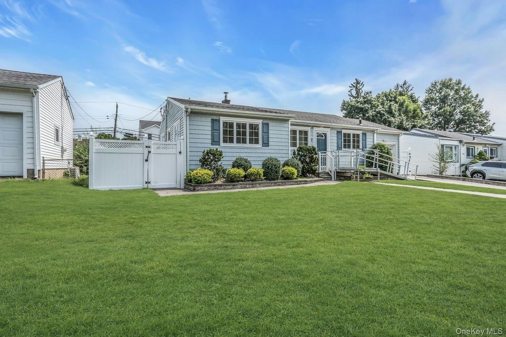 8 Gerhard Road, Plainview, NY 11803 — photo 3