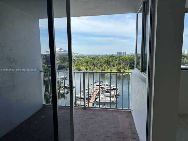 1700 NW N River Dr 901, Miami, FL 33125