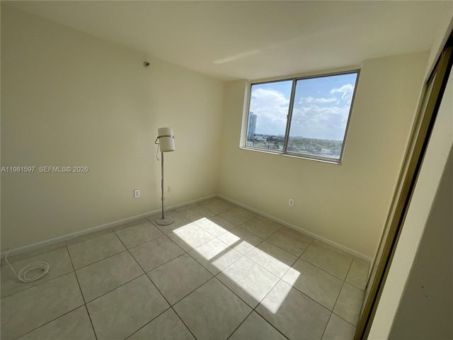 1700 NW N River Dr 901, Miami, FL 33125