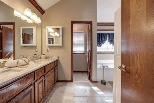 2524 Renwick Avenue, Oklahoma City, OK 73128