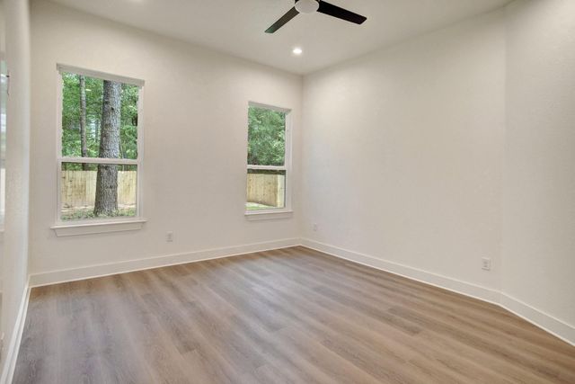 104 Pony Grass LN, Bastrop, TX 78602