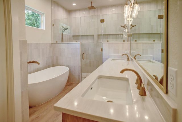 104 Pony Grass LN, Bastrop, TX 78602