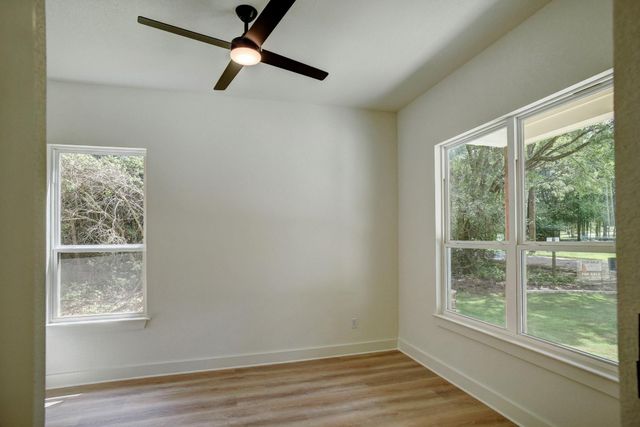 104 Pony Grass LN, Bastrop, TX 78602