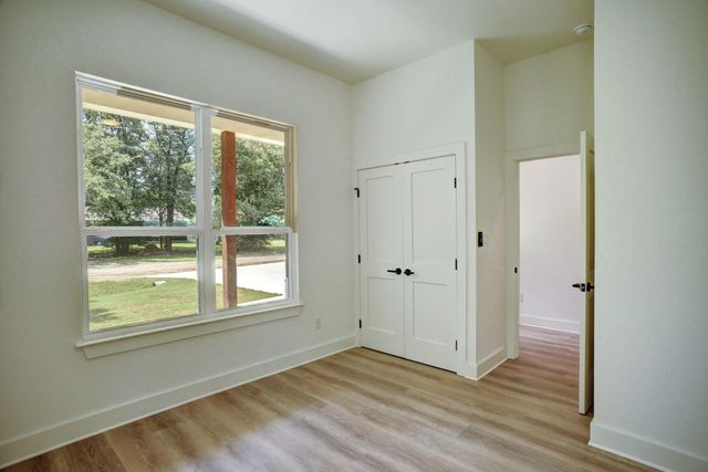 104 Pony Grass LN, Bastrop, TX 78602