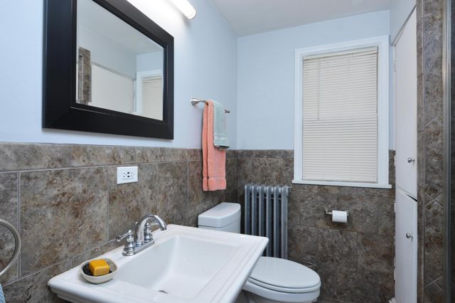 3324 Hennepin Avenue, Minneapolis, MN 55408