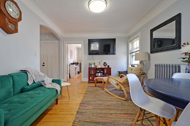 3324 Hennepin Avenue, Minneapolis, MN 55408