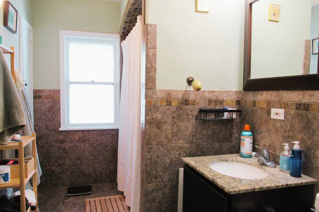 3324 Hennepin Avenue, Minneapolis, MN 55408