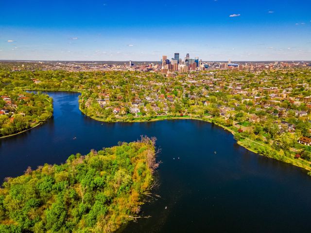 3324 Hennepin Avenue, Minneapolis, MN 55408