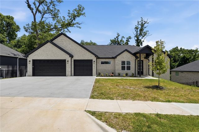 1421 Lee Street, Pea Ridge, AR 72751