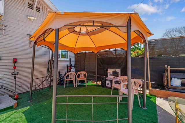 17 W 6th St, Stockton, CA 95206