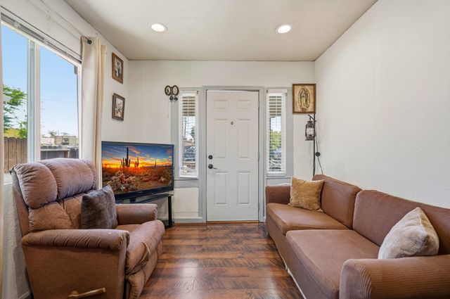 17 W 6th St, Stockton, CA 95206