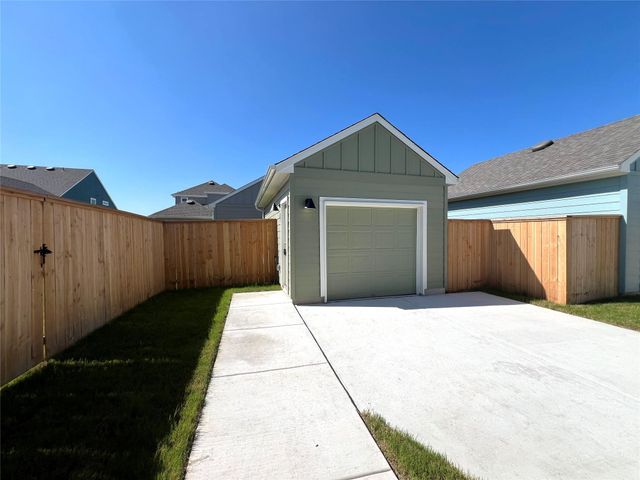 302 Elm Branch TRL, Taylor, TX 76574
