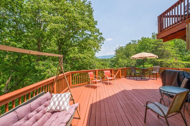121 PENNY LN, Greenville, VA 24440