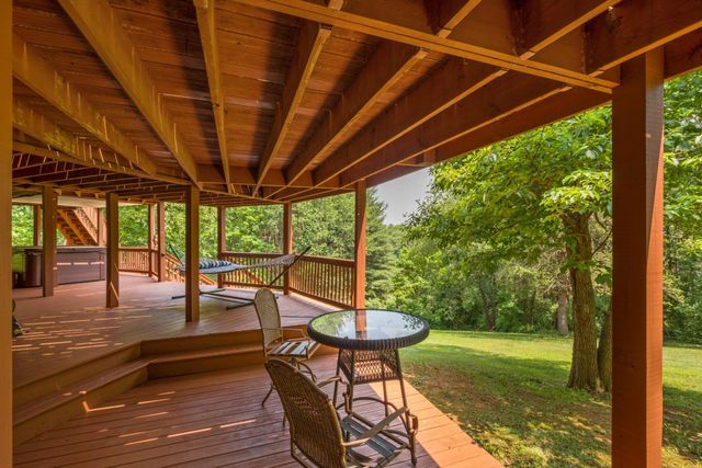 121 PENNY LN, Greenville, VA 24440