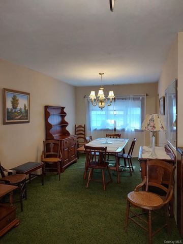 160 Atlantic Place, Hauppauge, NY 11788