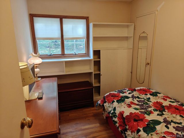 160 Atlantic Place, Hauppauge, NY 11788