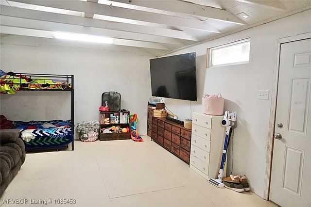 6505 Shaver Road, Lavaca, AR 72941