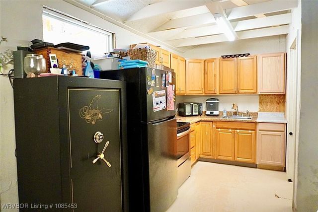 6505 Shaver Road, Lavaca, AR 72941