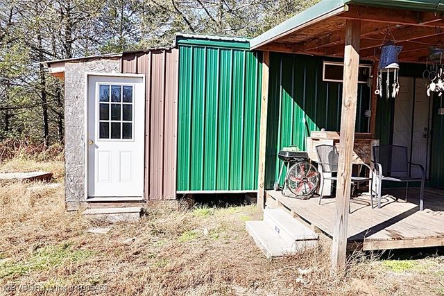 6505 Shaver Road, Lavaca, AR 72941