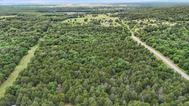 6505 Shaver Road, Lavaca, AR 72941