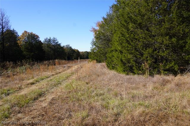 6505 Shaver Road, Lavaca, AR 72941