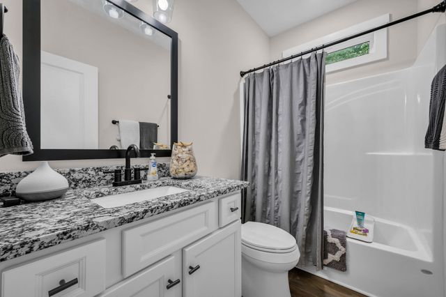 330 Kaiser Rd, Dickson, TN 37055