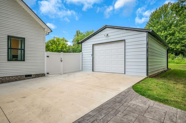 330 Kaiser Rd, Dickson, TN 37055