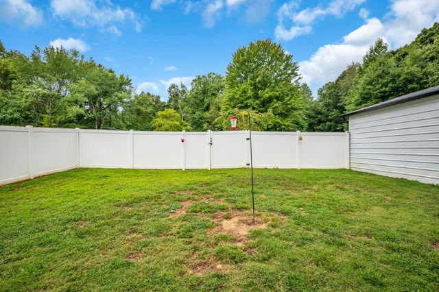 330 Kaiser Rd, Dickson, TN 37055