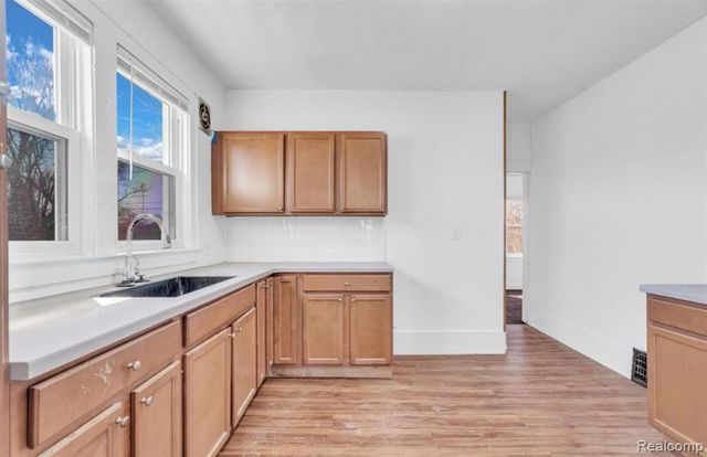5573 Montclair Street, Detroit, MI 48213